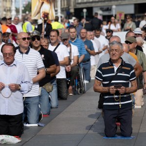 Molitelji i prosvjednici