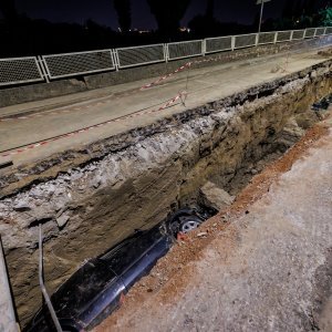 Vozač upao u kanal u Solinu