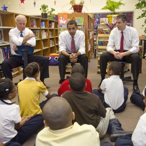 Joe Biden, Barack Obama i Arne Duncan 2008.