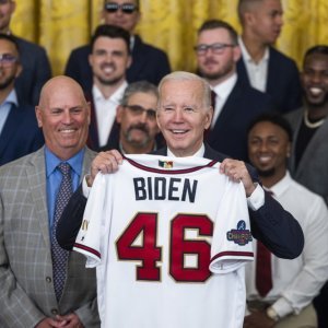 Joe Biden i Atlanta Braves 2022.