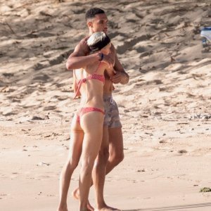 Trent Alexander-Arnold i Iris Law