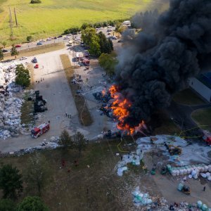 Požar u Dravi International iz zraka