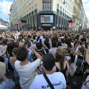 Swifties u Beču nakon otkazanih koncerata