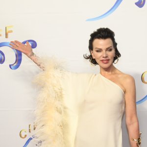 Debi Mazar