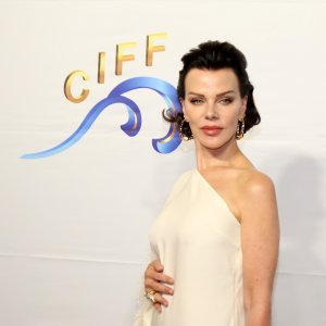 Debi Mazar