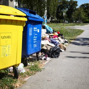 Gomila smeća u Zagrebu