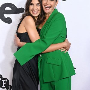 Teri Hatcher i  Emerson Tenney