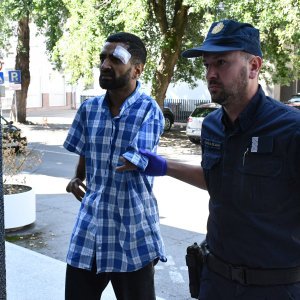 Slavonski Brod: Privođenje muškarca i žene koji su krijumčarili 13 migranata