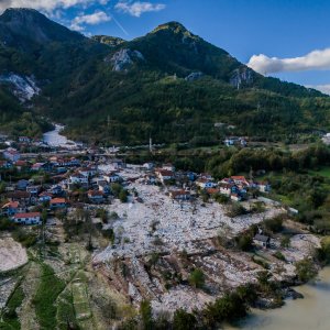 Pogled iz zraka na odron i posljedice poplava koje su pogodile BiH