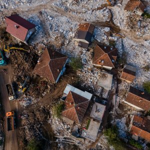 Pogled iz zraka na odron i posljedice poplava koje su pogodile BiH