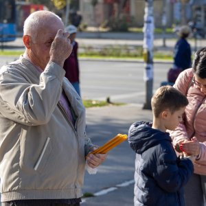 Novosađani pale svijeće za žrtve nezapamćene tragedije