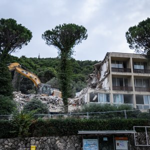 Rušenje hotela Adriatic