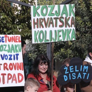 Kaštela: Prosvjed inicijative 'Spasimo Kozjak i Kaštela'