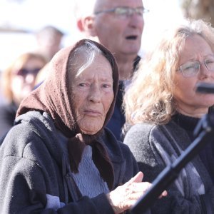 Kaštela: Prosvjed inicijative 'Spasimo Kozjak i Kaštela'