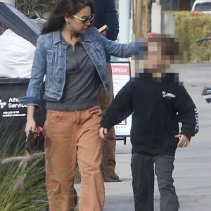 Ashton Kutcher i Mila Kunis s djecom