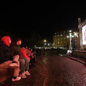 Projekcija baleta 'Orašar' na velikom platnu ispred HNK