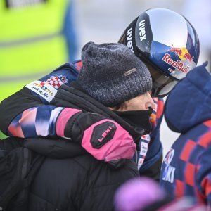 Zrinka Ljutić s bakom i djedom