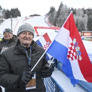 Zrinka Ljutić s bakom i djedom