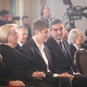 Prvi mandat Zorana Milanovića - inauguracija na Pantovčaku