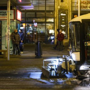 Ubrzo nakon završetka dočeka počelo je čišćenje trga