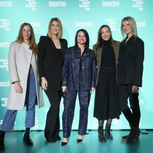 Lara Stolnik, Antonija Mandić, Mirela Hegediš Horvat, Majda Žujo, Dijana Suton