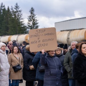 U Gospiću održan prosvjed zbog odlaganja opasnog otpada