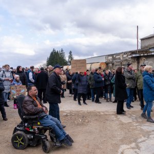 U Gospiću održan prosvjed zbog odlaganja opasnog otpada