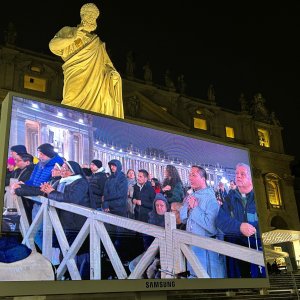 Vjernici diljem svijeta mole za Papu