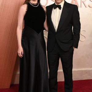 Emily Mortimer i Alessandro Nivola