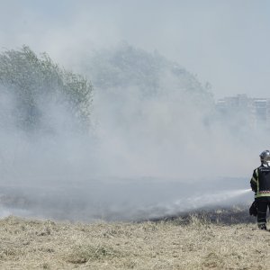 Maturant bacio signalnu raketu i izazvao požar