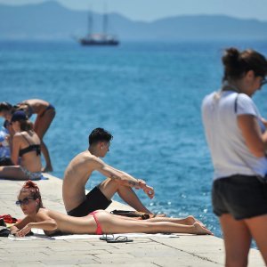 Zadrani i njihovi gosti pokušavaju se rashladiti