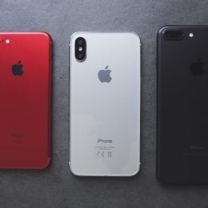 Pouzdani analitičari predviđaju da će Apple objaviti tri nova iPhonea