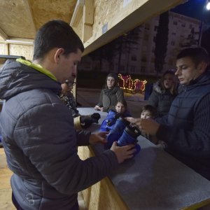 Otvorenjem klizališta i paljenjem digitalnog bora počeli blagdanski dani u Puli