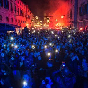 Dubrovčani su u Novu godinu ušli tradicionalnom proslavom na Stradunu