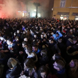 Leteći odred zabavljao je građane Opatije na ulasku u Novu godinu