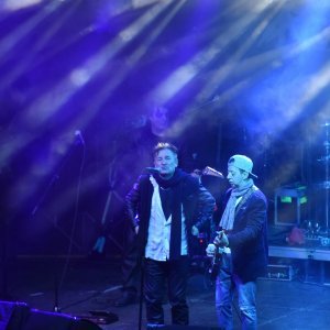 Doček Nove godine na Forumu u Puli uz koncert Prljavog kazališta