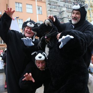 Fašnička povorka na Trgu bana Jelačića u sklopu manifestacije Fašnik vu Zagrebu