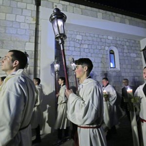 Andrej Plenković na hvarskoj procesiji 'Za križen'