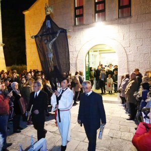 Andrej Plenković na hvarskoj procesiji 'Za križen'