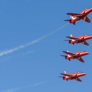 Akrobatska grupa Red Arrows u posjetu Krilima Oluje u Zemuniku