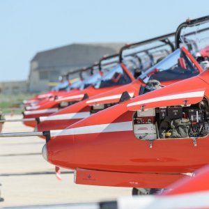 Akrobatska grupa Red Arrows u posjetu Krilima Oluje u Zemuniku