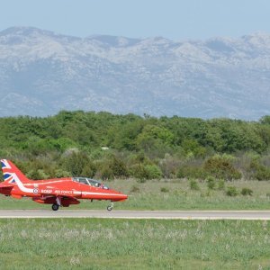 Akrobatska grupa Red Arrows u posjetu Krilima Oluje u Zemuniku