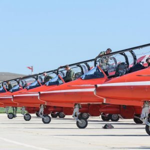 Akrobatska grupa Red Arrows u posjetu Krilima Oluje u Zemuniku