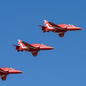 Akrobatska grupa Red Arrows u posjetu Krilima Oluje u Zemuniku