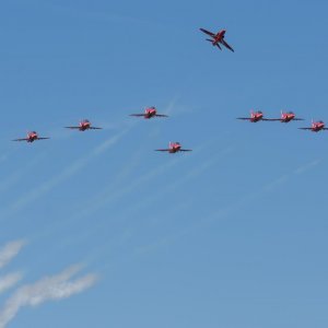 Akrobatska grupa Red Arrows u posjetu Krilima Oluje u Zemuniku