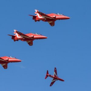 Akrobatska grupa Red Arrows u posjetu Krilima Oluje u Zemuniku