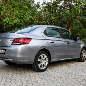 Peugeot 301 1.6 BlueHDi 100 Allure