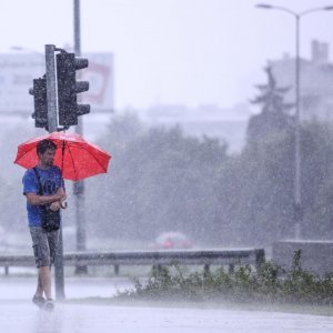 Zagreb: Ljetni pljusak potopio gradske ulice i nogostupe