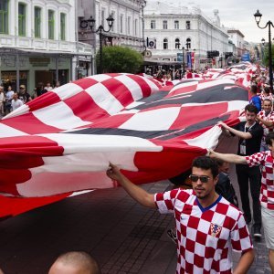 Navijači u Nižnji Novgorodu prije utakmice s Danskom