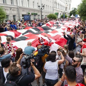 Navijači u Nižnji Novgorodu prije utakmice s Danskom